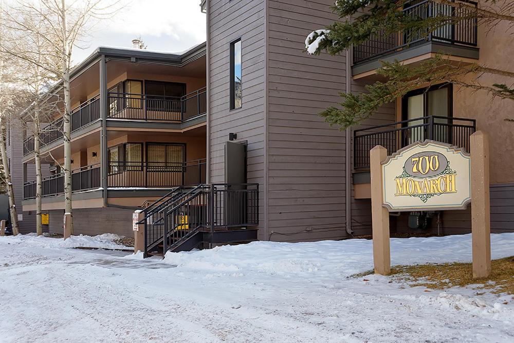 700 Monarch 205, Deluxe Condo With Private Deck & Mountain Views Located 1 Block To Ski Lift Aspen Buitenkant foto