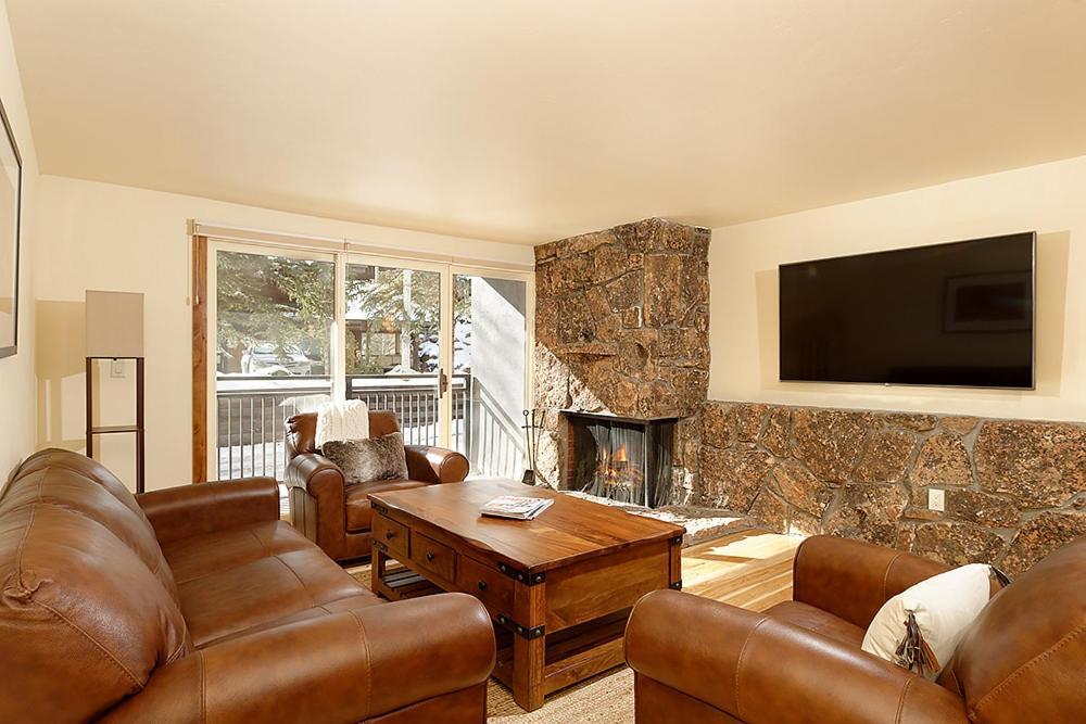 700 Monarch 205, Deluxe Condo With Private Deck & Mountain Views Located 1 Block To Ski Lift Aspen Buitenkant foto